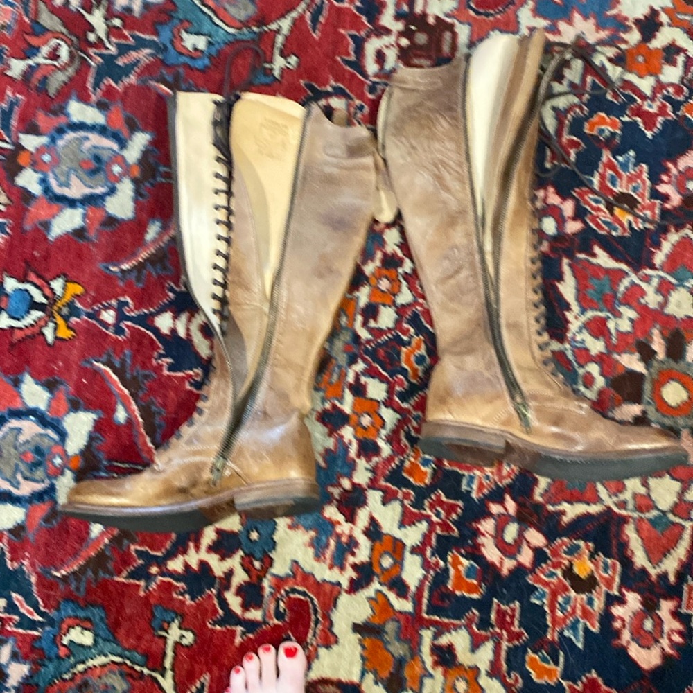 Tall boot